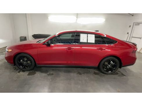 Used 2025 Honda Accord SE image 5