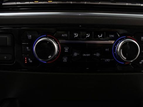 New 2026 GMC Sierra 1500 SLT image 7