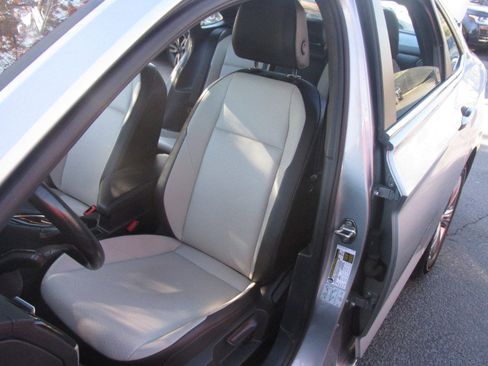 Used 2019 Volkswagen Jetta R-Line image 3