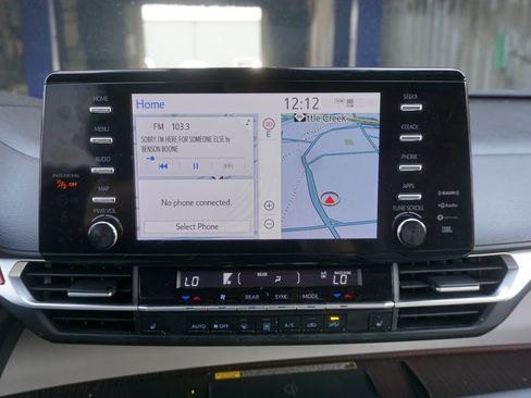 Used 2024 Toyota Sienna XLE w/ XLE Plus Package AWD/4WD image 12