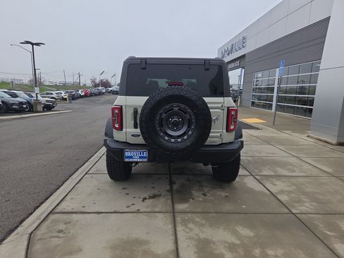New 2025 Ford Bronco Badlands w/ Sasquatch Package image 4