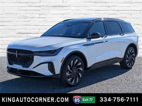 New 2026 Lincoln Nautilus Reserve w/ Jet Appearance Package image 1