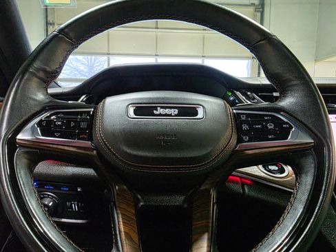 Used 2022 Jeep Grand Cherokee Summit image 30