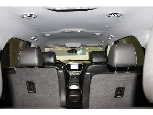 Used 2023 GMC Acadia SLT image 23