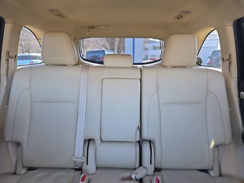 Used 2019 Toyota Highlander XLE image 41