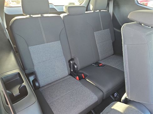 New 2025 GMC Acadia Elevation image 12