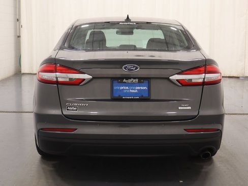 Used 2019 Ford Fusion SE FWD image 9