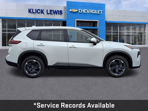 Used 2025 Nissan Rogue SV image 9