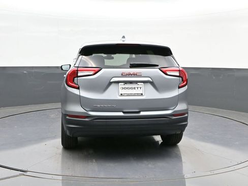 Used 2024 GMC Terrain SLE image 8