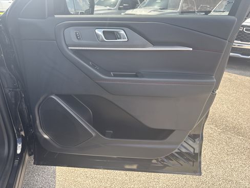 Used 2025 Ford Explorer ST-Line w/ Premium Package RWD image 15