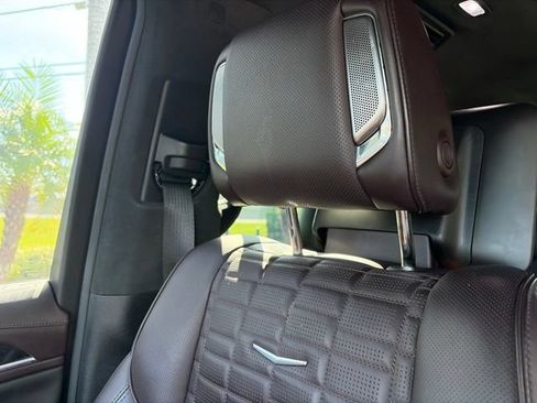 Used 2024 Cadillac Escalade Sport Platinum w/ LPO, ONYX Package AWD/4WD image 9