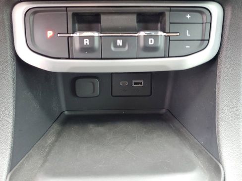 Used 2021 GMC Acadia SLE w/ Driver Convenience Package FWD image 29