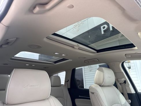 Certified 2022 Buick Enclave Avenir w/ Avenir Technology Package image 55