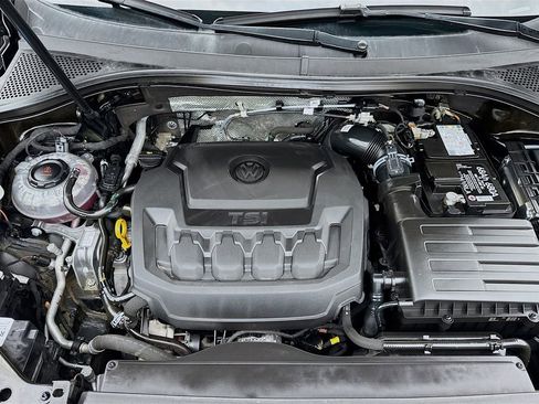 Used 2022 Volkswagen Tiguan SE image 42