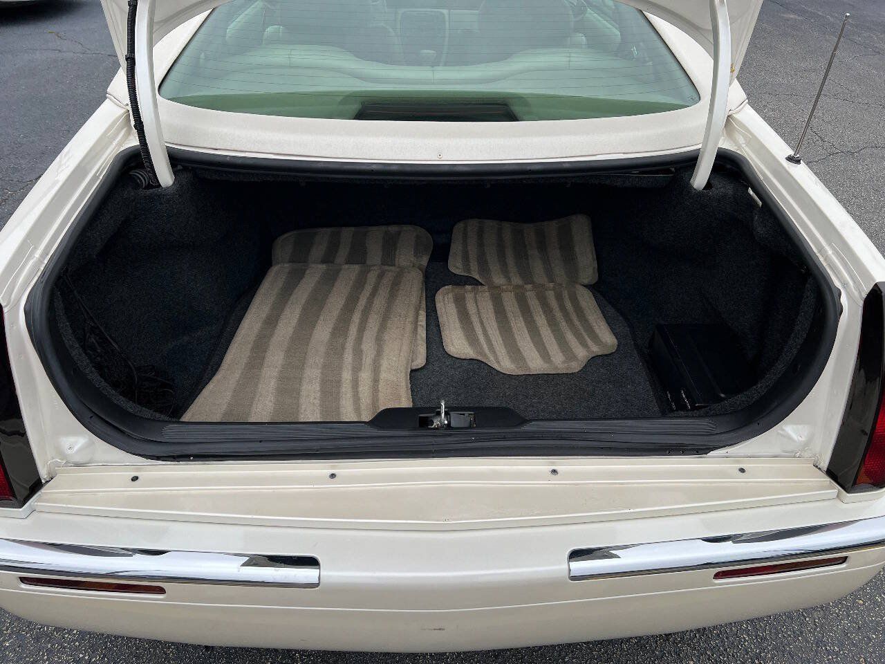 Used 1999 Cadillac Eldorado w/ Comfort/Convenience Pkg FWD image 15