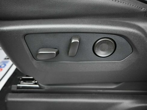 New 2026 GMC Sierra 2500 SLT w/ SLT Premium Package image 19