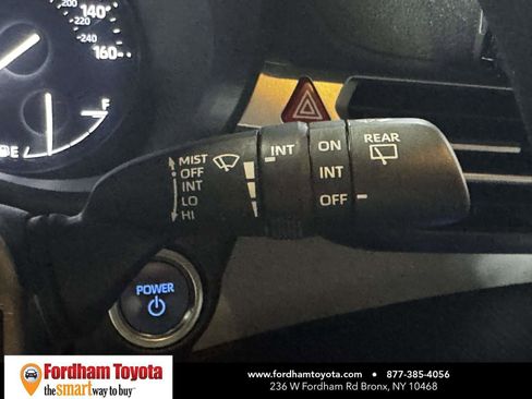 Used 2024 Toyota Sienna LE FWD image 24