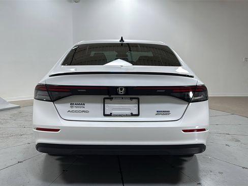 Used 2023 Honda Accord Sport image 4