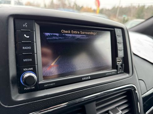 Used 2019 Dodge Grand Caravan SXT FWD image 21