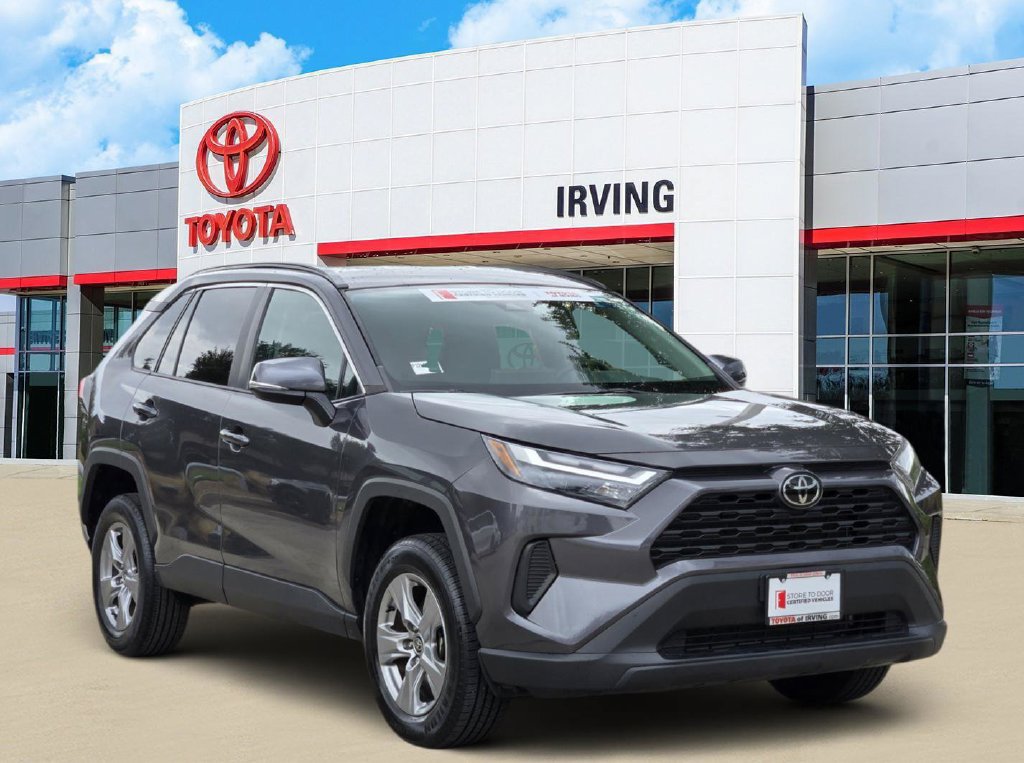 Used 2024 Toyota RAV4 XLE FWD image 2