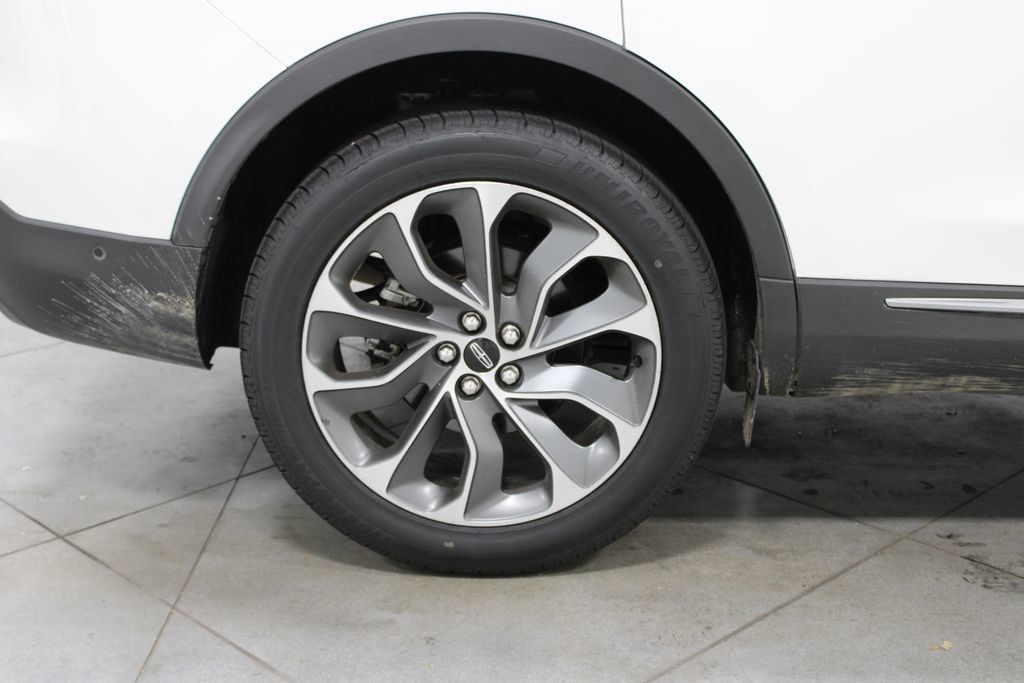 Used 2022 Lincoln Nautilus Reserve w/ Equipment Group 201A FWD image 14
