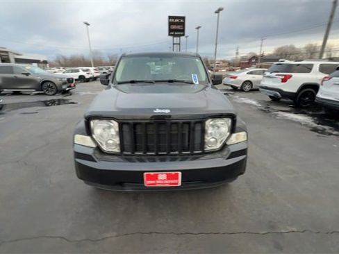 Used 2012 Jeep Liberty Sport image 3