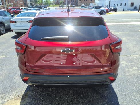 Certified 2025 Chevrolet Trax RS w/ Driver Confidence Package FWD image 6