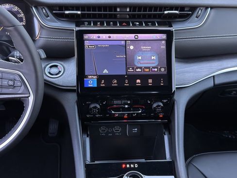 New 2025 Jeep Grand Cherokee L Limited image 12