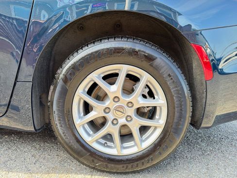Used 2023 Chrysler Pacifica Touring-L FWD image 98