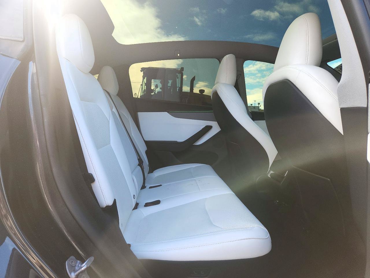 Used 2026 Tesla Model Y AWD image 7