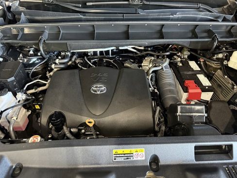 Used 2022 Toyota Highlander L image 41