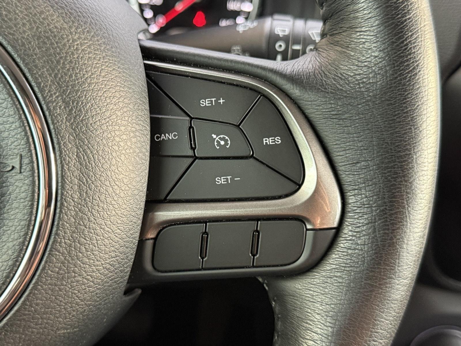 Used 2022 Jeep Renegade Limited AWD/4WD image 31