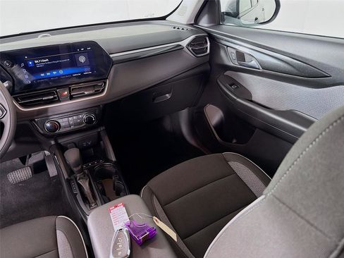 Used 2025 Chevrolet TrailBlazer LT AWD/4WD image 22