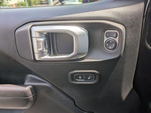 Used 2022 Jeep Wrangler Unlimited Sport AWD/4WD image 10