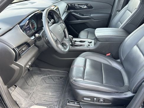 Used 2023 Chevrolet Traverse RS image 6