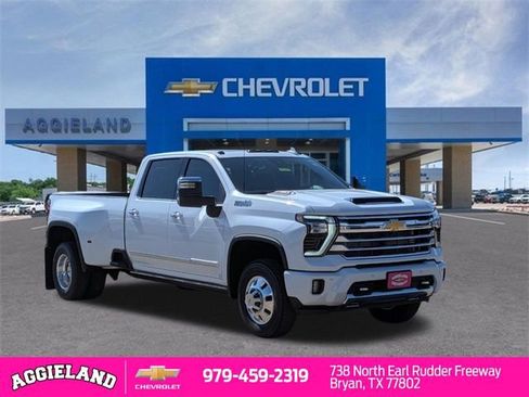 New 2026 Chevrolet Silverado 3500 High Country w/ High Country Premium Package image 3