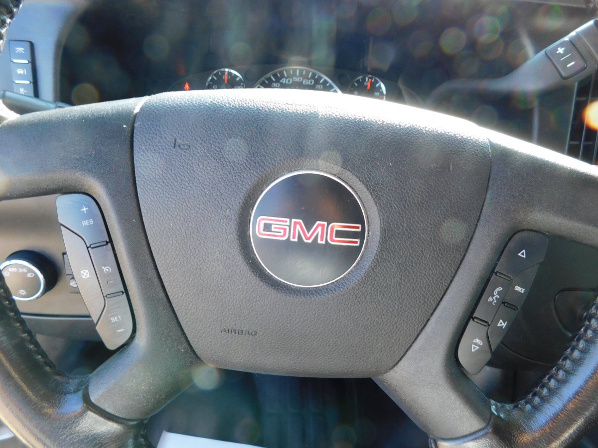 Used 2023 GMC Savana 2500 Extended w/ Driver Convenience Package RWD image 21