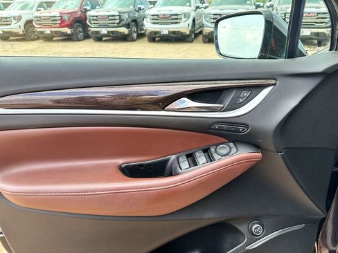 Used 2020 Buick Enclave Avenir w/ Avenir Technology Package image 9