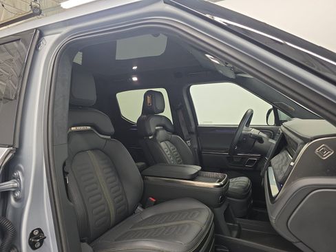 Used 2022 Rivian R1T Adventure AWD/4WD image 23