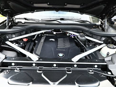 Used 2022 BMW X5 xDrive40i w/ Premium Package AWD/4WD image 31