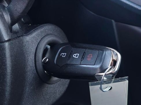 Used 2025 Ford Maverick XL w/ Equipment Group 102A image 23