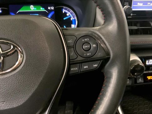 Used 2022 Toyota RAV4 SE w/ Weather & Moonroof Package AWD/4WD image 25