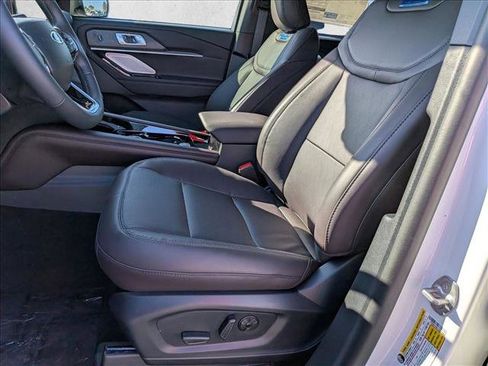New 2026 Ford Explorer Platinum image 4