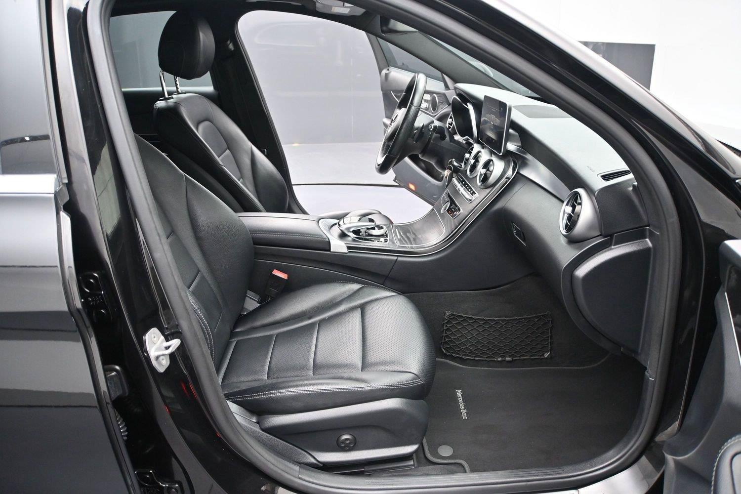 Used 2018 Mercedes-Benz C 300 4MATIC Sedan image 17