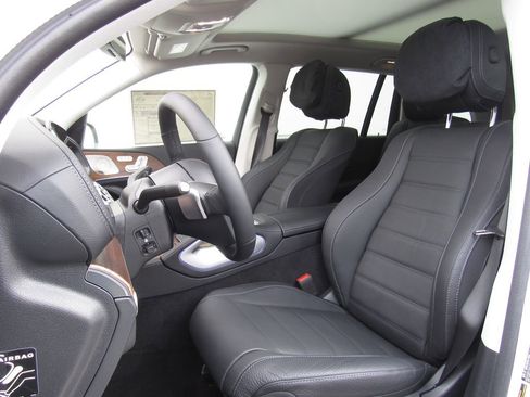 New 2026 Mercedes-Benz GLS 450 GLS 450 image 10