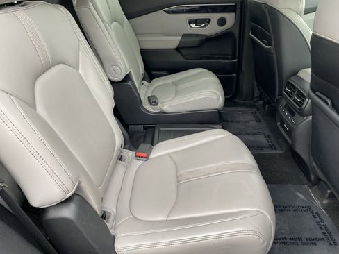 Used 2023 Honda Pilot EX-L image 11