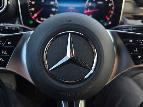 Used 2026 Mercedes-Benz GLC 300 image 24