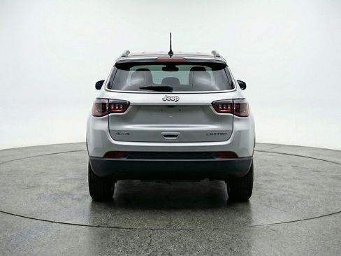 Used 2025 Jeep Compass Limited AWD/4WD image 7