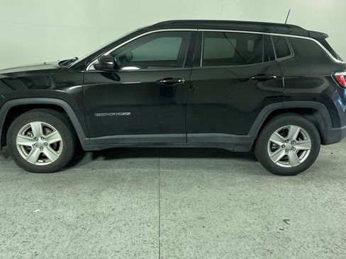 Used 2022 Jeep Compass Latitude FWD image 8