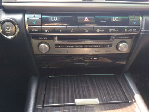 Used 2014 Lexus LS 460 AWD image 22